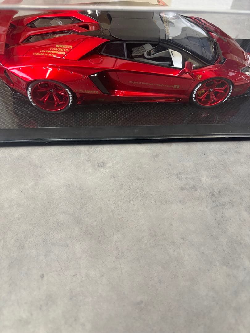 LB-Performance レッド 1/18スケールモデル　ランボルギーニ