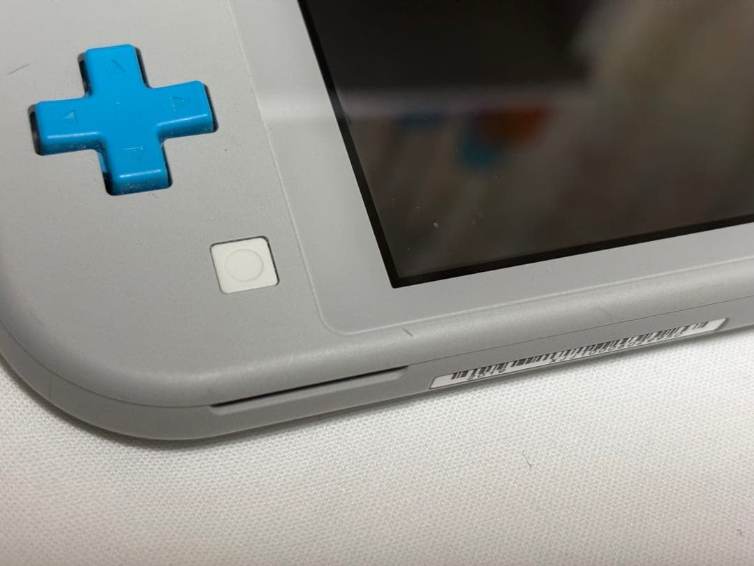 Nintendo switch lite 本体　箱、Acアダプターつき　ポケモン