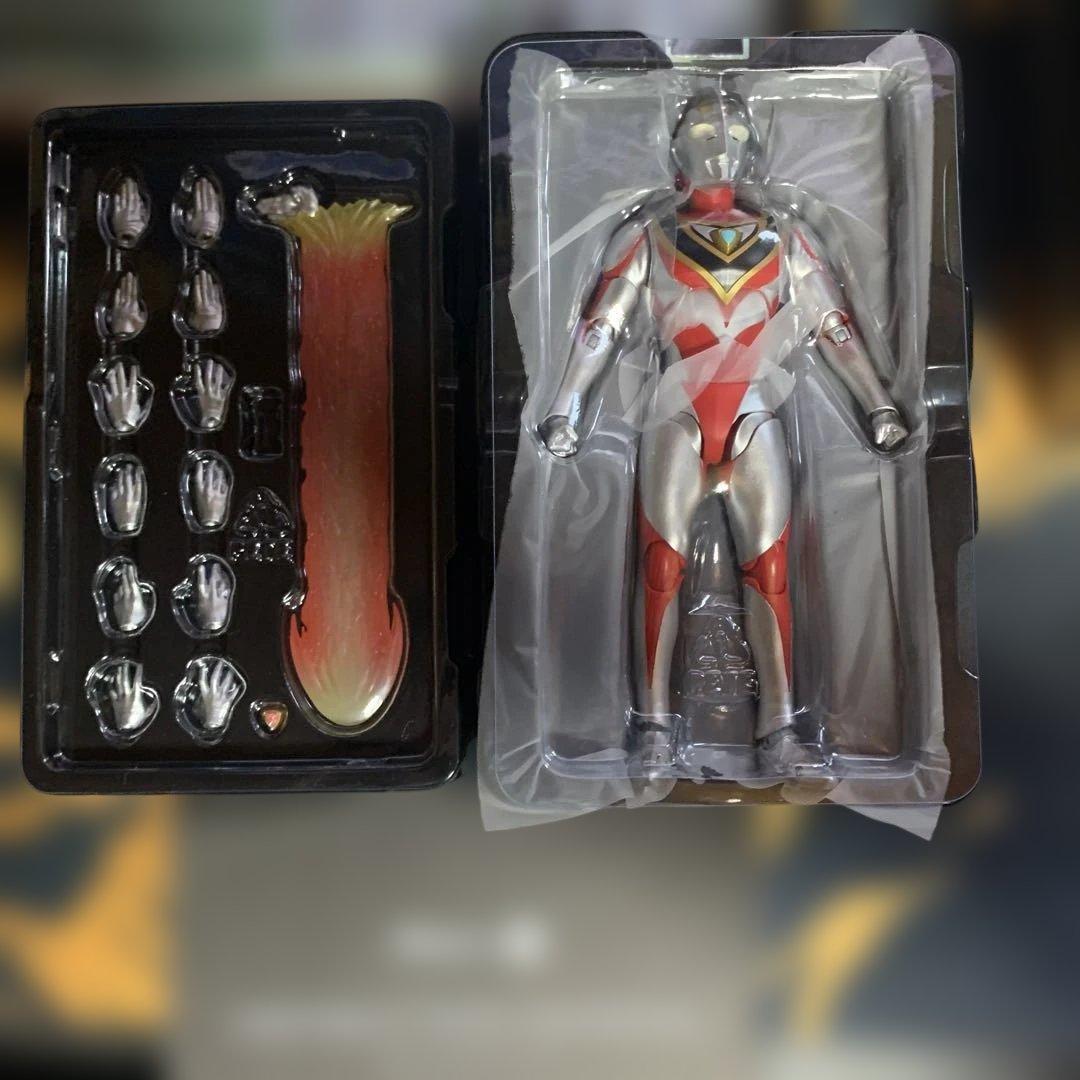 S.H.Figuarts（真骨彫製法）　ウルトラマンガイア（V2 ダイナ　セット