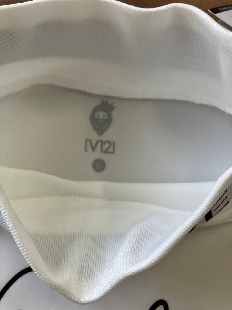 新品　V12 モックネック　Sサイズ