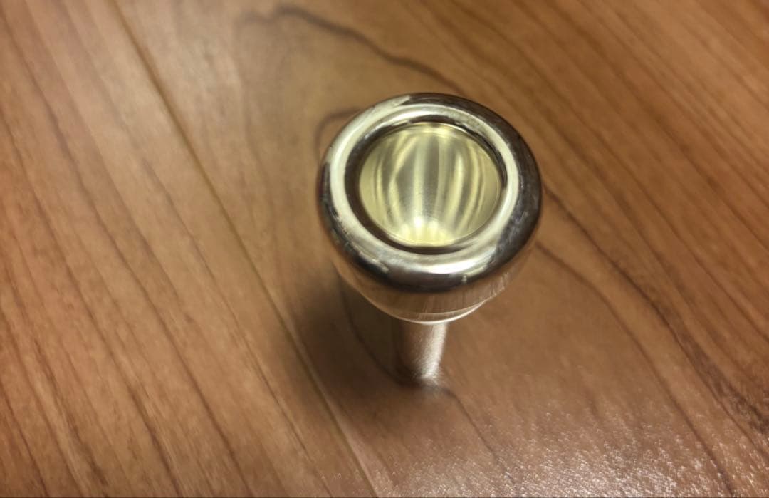 試奏のみ アルトホルン　テナーホーン用マウスピース ベッソン4