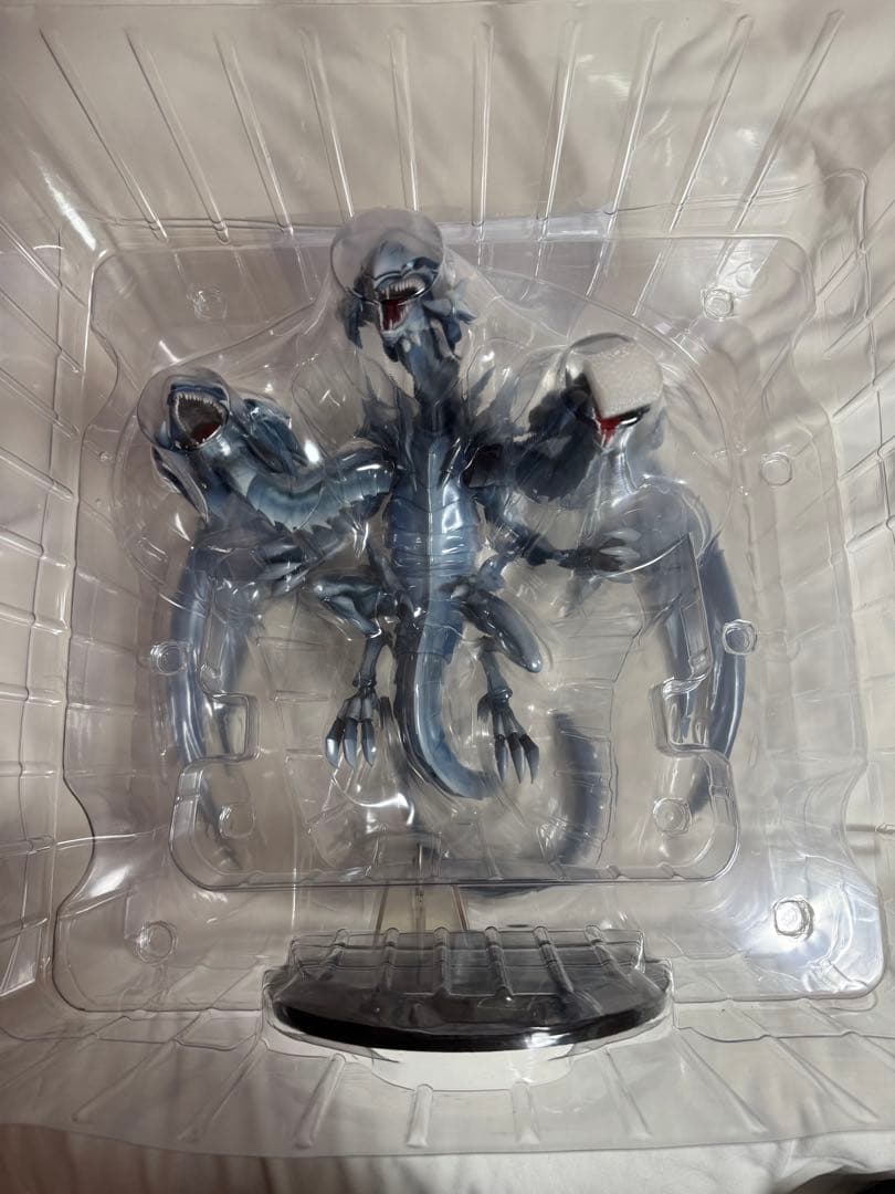 遊戯王　ブルーアイズ・アルティメットドラゴン　フィギュア