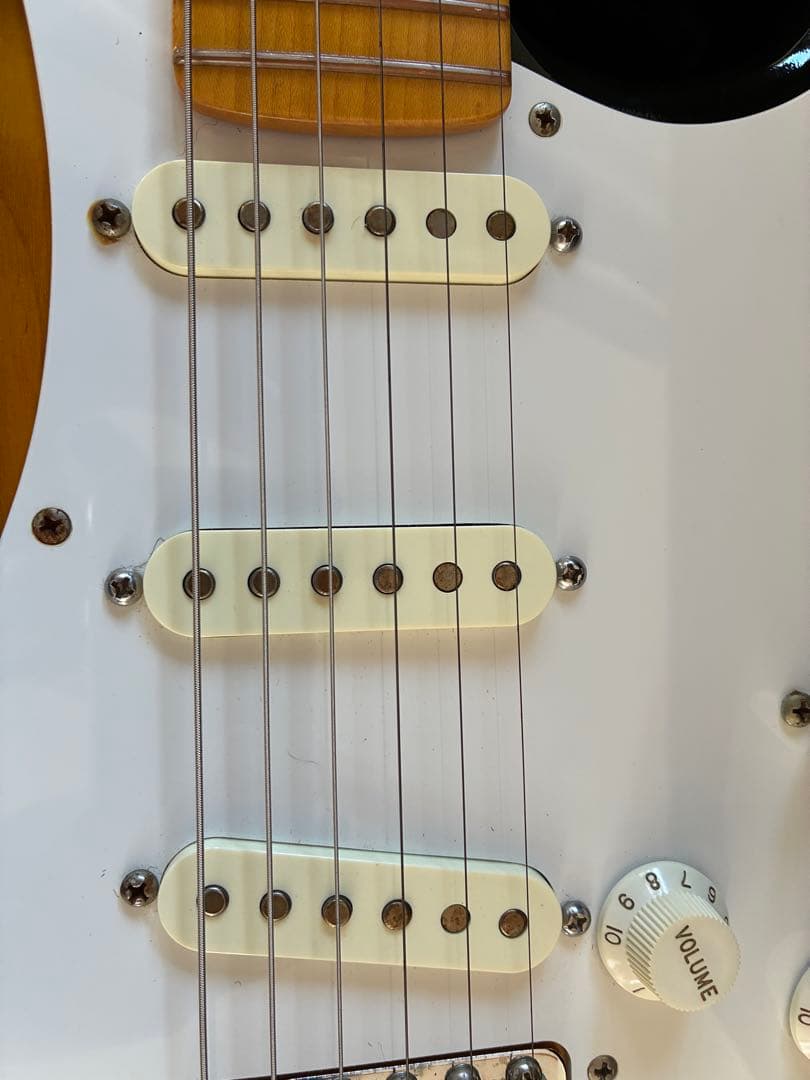 MoonギターST-281LF オールラッカーLINDY FRALIN PU