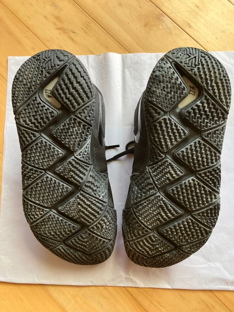 NIKE　KYRIE バスケットシューズ