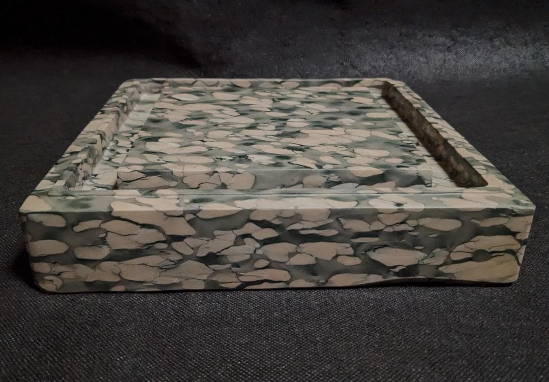 【石渠方硯　豆斑玉石　大型加厚6㎏】◆淡紫と深緑の豆斑美石 ◆珍品◆布化粧箱