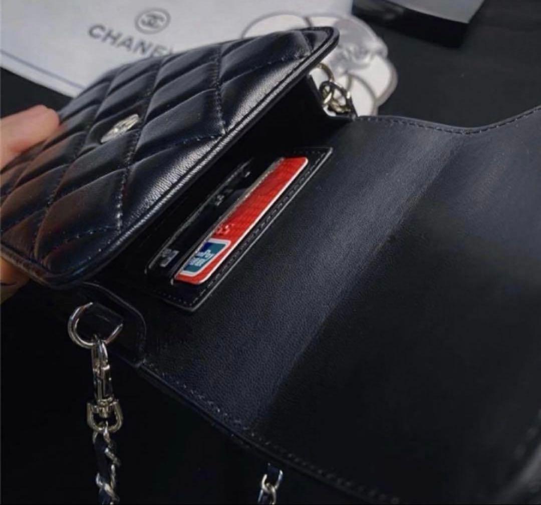 CHANEL ノベルティ スマホショルダー チェーンポーチ ラムスキン