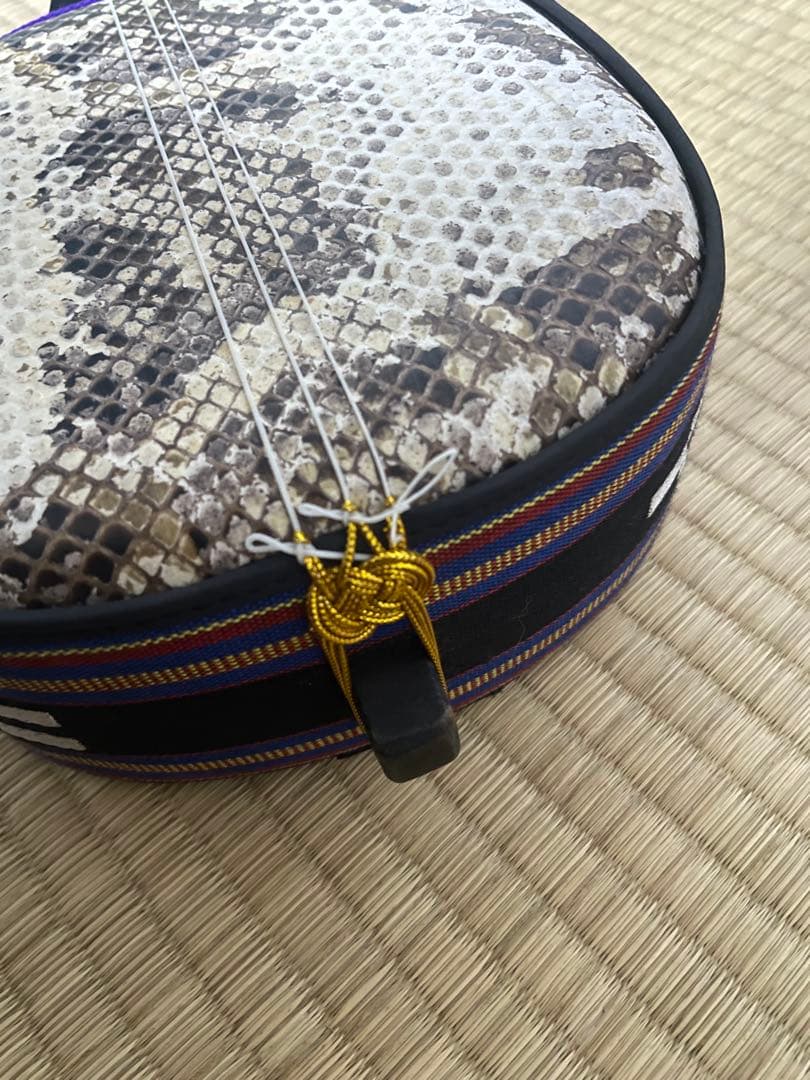 三線 本体 棹細めで弾きやすい一品