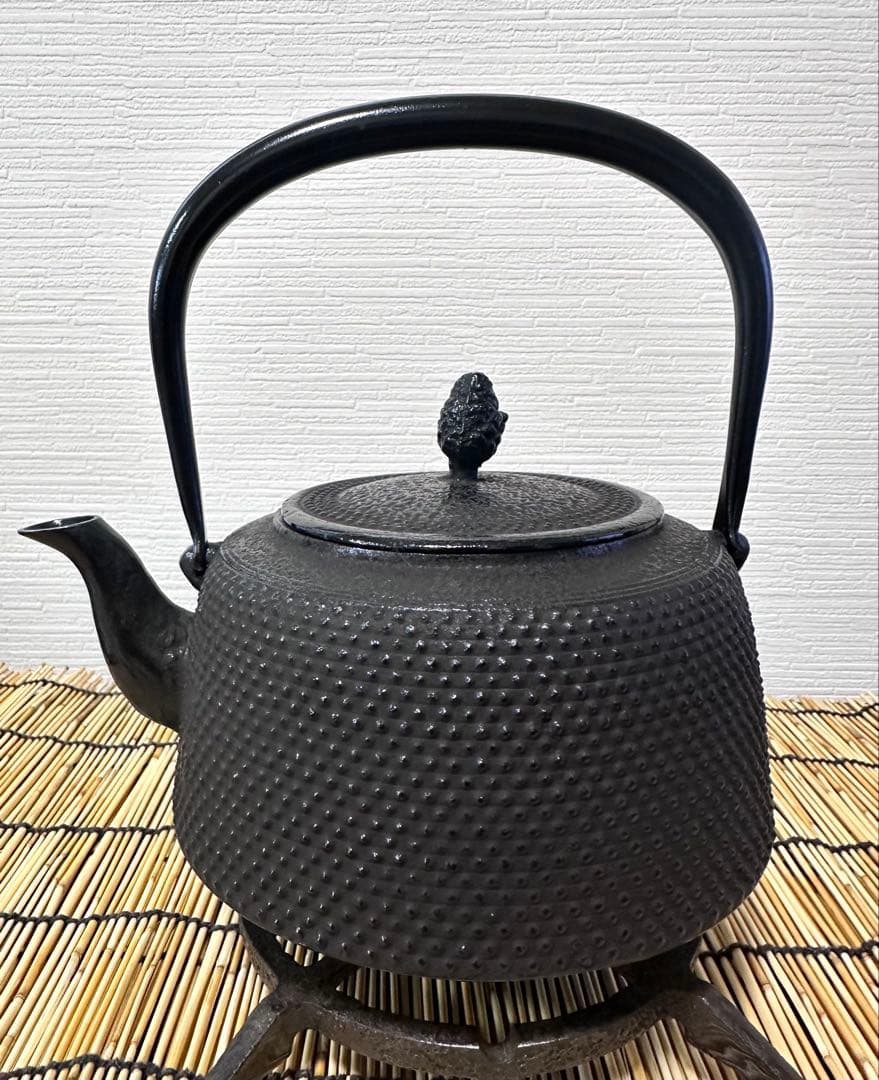 未使用品　工房和秋 金野 和秋作 １５型九重アラレ　南部鉄瓶　南部鉄器　鉄瓶