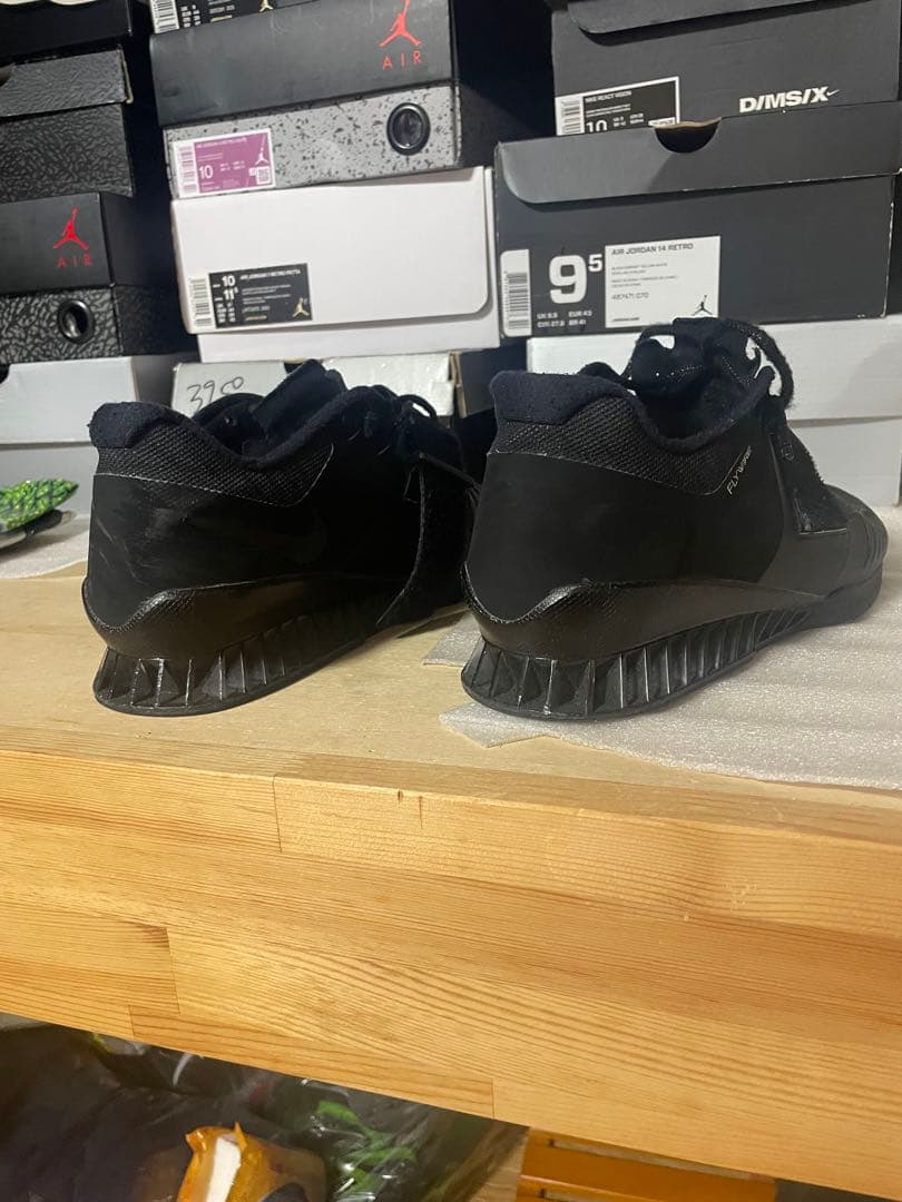 NIKE ロマレオス3 スクワットシューズ
