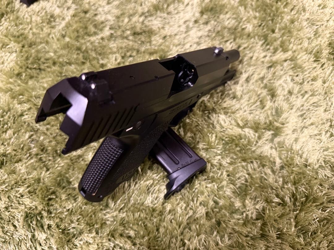 東京マルイ　USPコンパクト ガスガン ブラック 付属マガジン