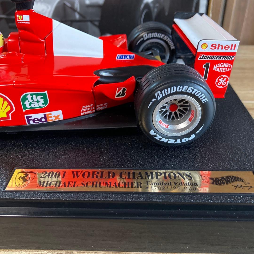 ホットウィール1/18フェラーリF2001Mシューマッハ ワールドチャンピオン