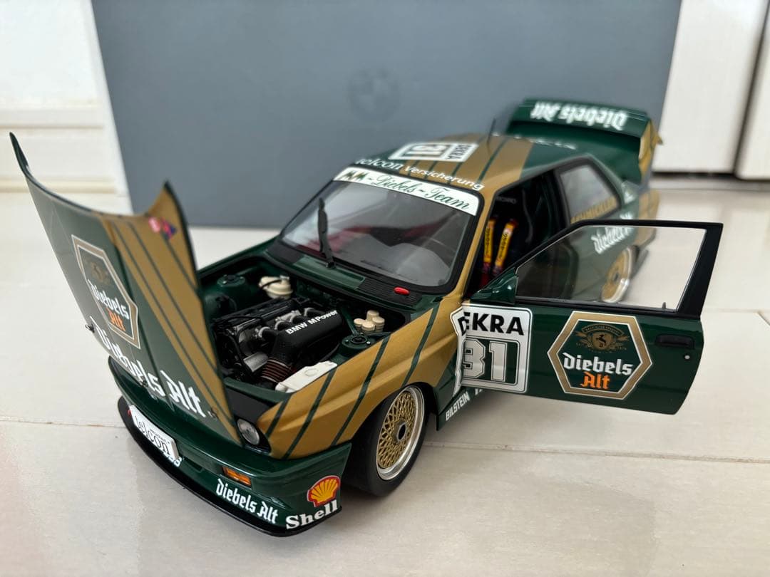  M3 E30 German Touring 1990 ミニチャンプス18