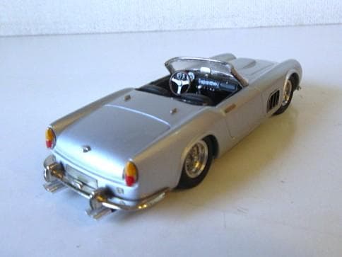 特価 AMR (1/43) フェラーリ 250GT California