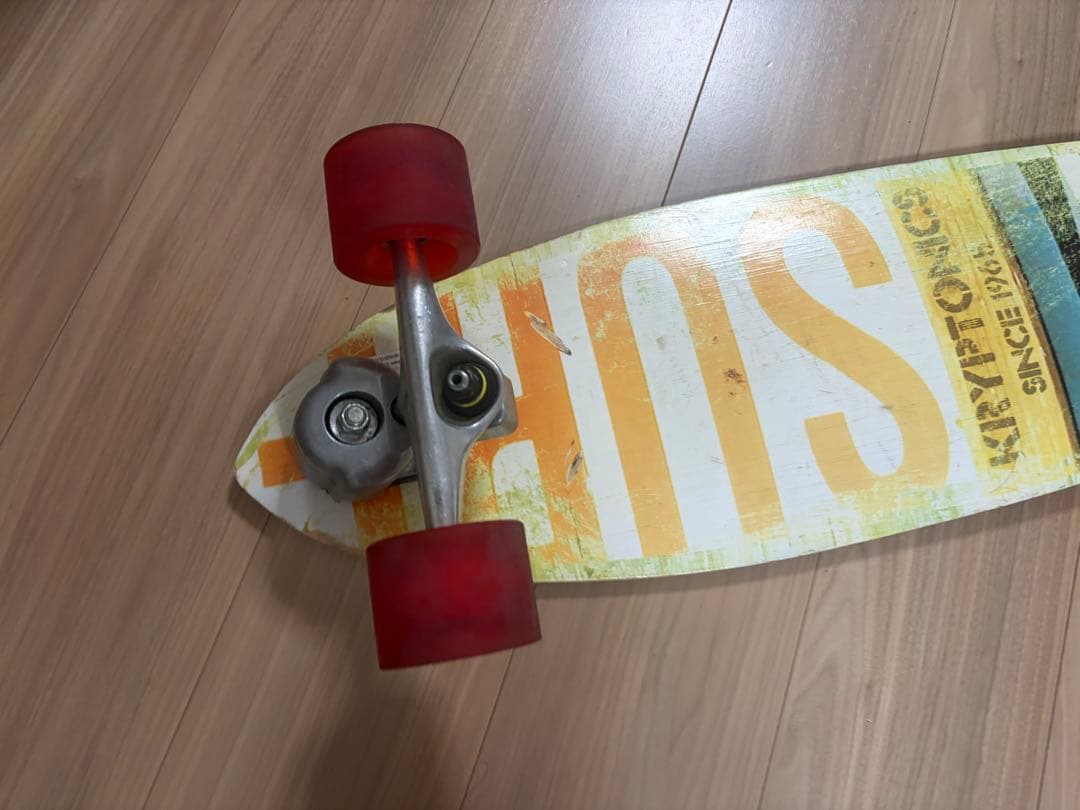 ★送料無料★お洒落　クリプトニクス　サーフスケートボード　陸トレ