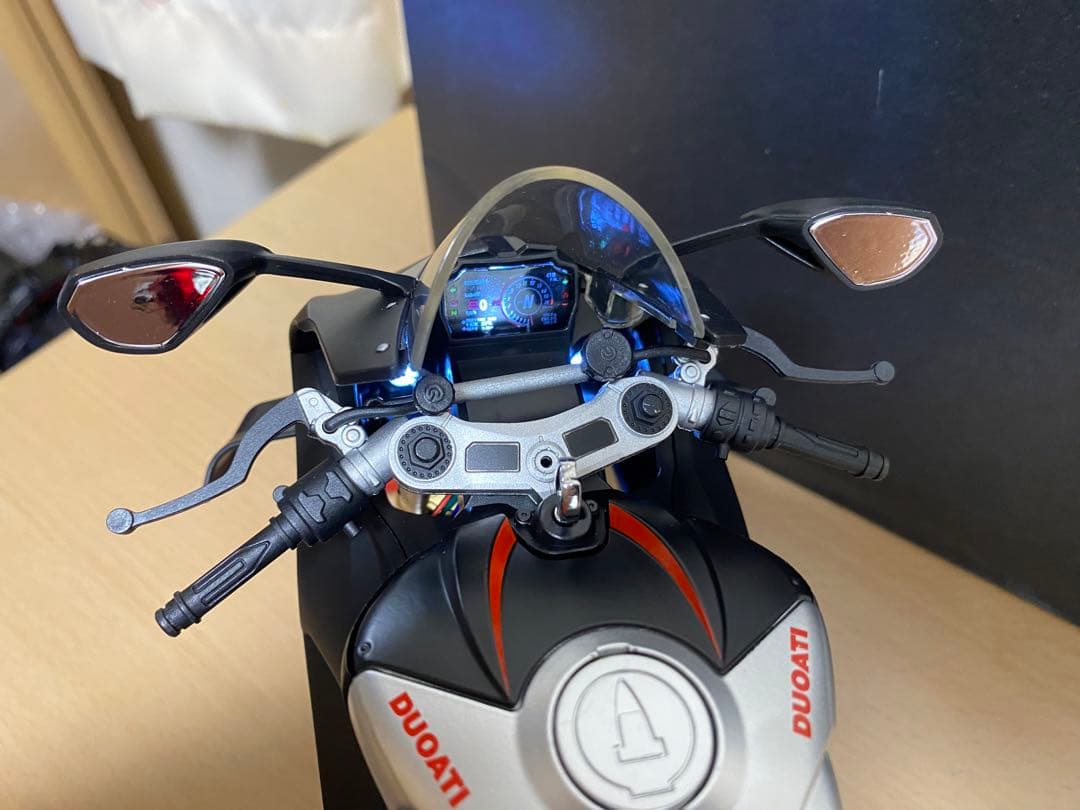 DUCATI パニガーレV4 SP2 1/6スケール　ドゥカティ