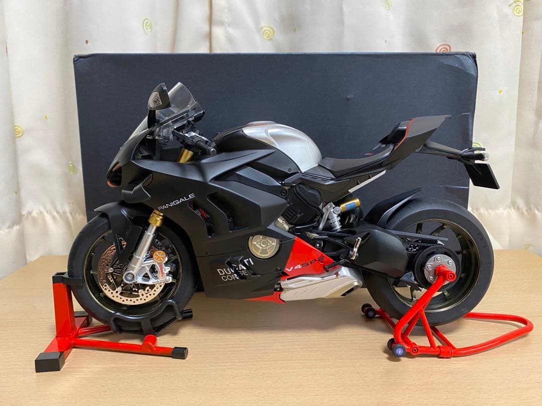 DUCATI パニガーレV4 SP2 1/6スケール　ドゥカティ