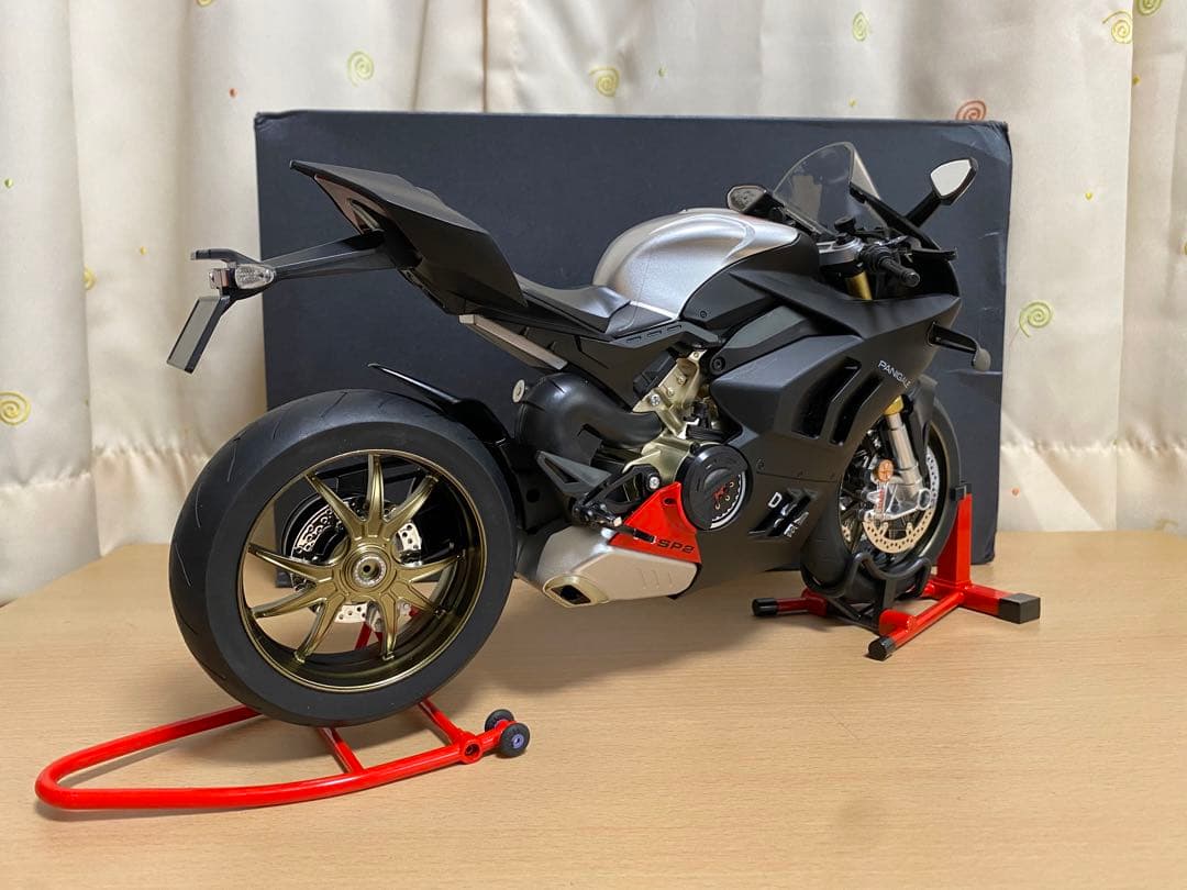 DUCATI パニガーレV4 SP2 1/6スケール　ドゥカティ