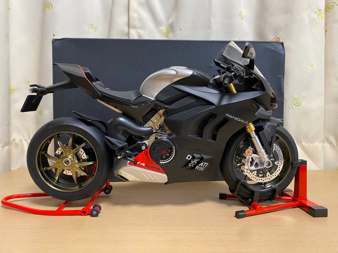 DUCATI パニガーレV4 SP2 1/6スケール　ドゥカティ