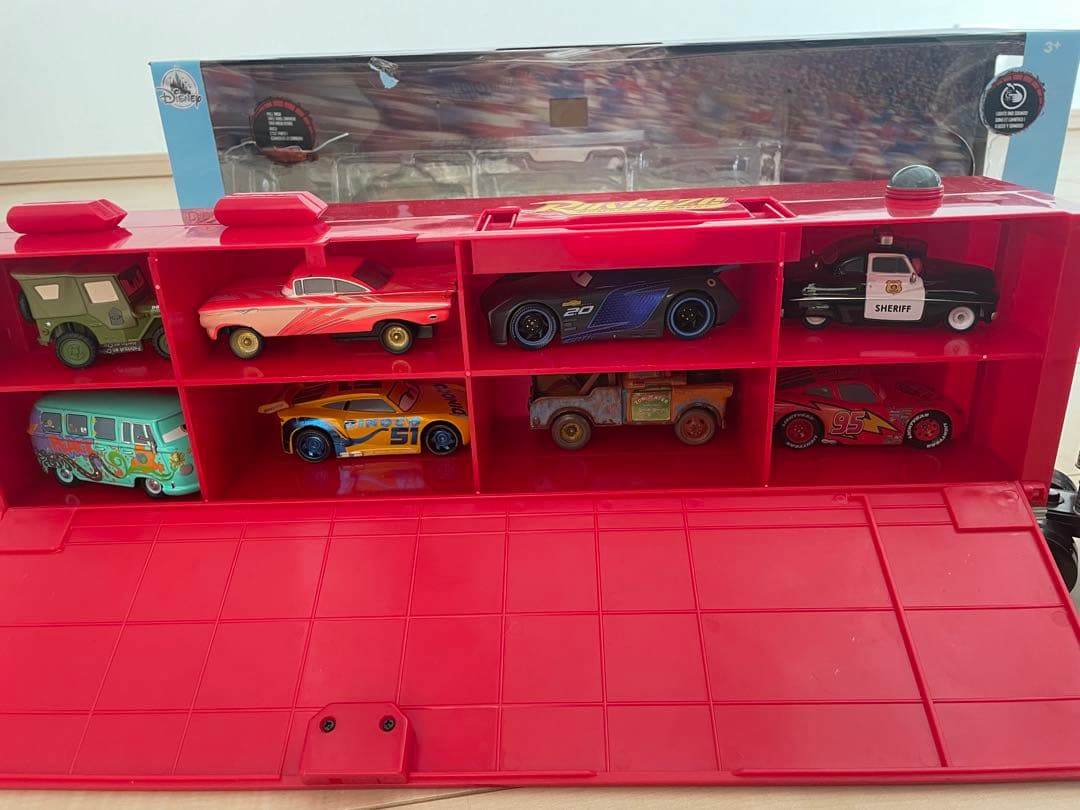 ミニカー MACK HAULER DISNEY