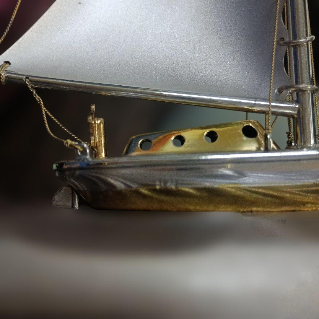 4558)銀製　ヨットの置物　銀製の刻印あり。