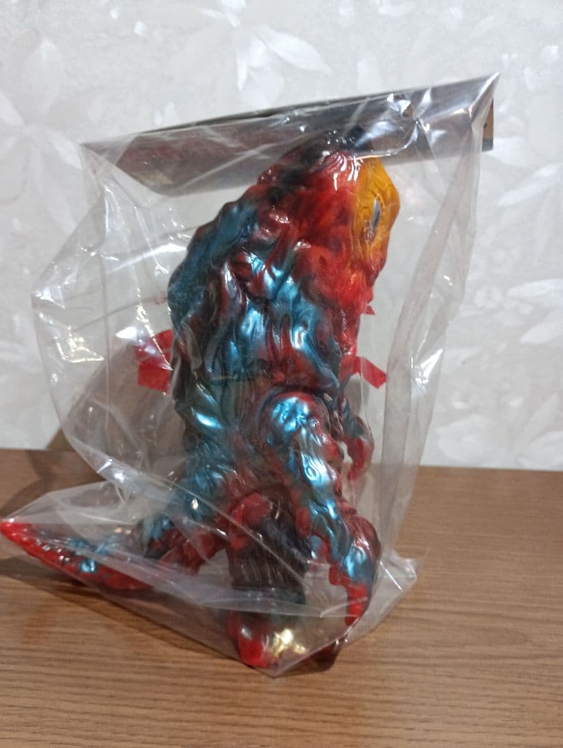M1号世紀の大怪獣ブルマァクの怪獣シリーズ　へドラ（赤成形/黄　メタ青金黒塗装）