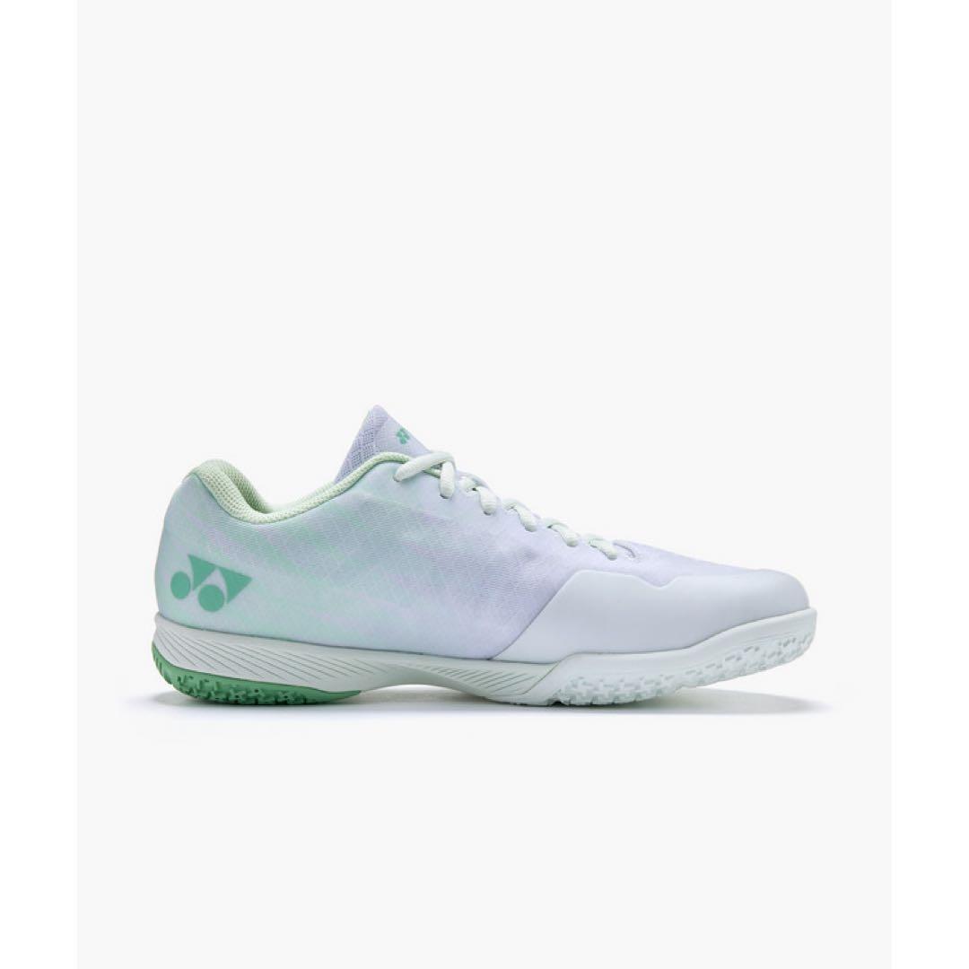 23.5cm エアラスワイド　新品未使用　YONEX　バドミントン　シューズ