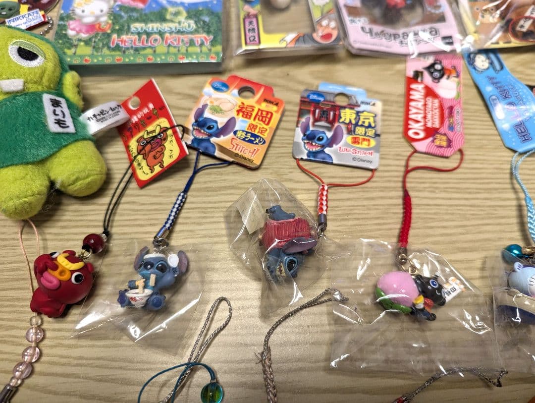 【ご当地】激レア　詰め合わせ　ストラップ　キーホルダー　鏡　文房具