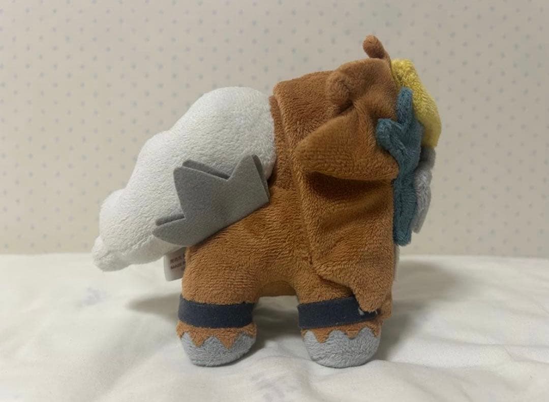 色違いエンテイ　ぬいぐるみ　ポケドール