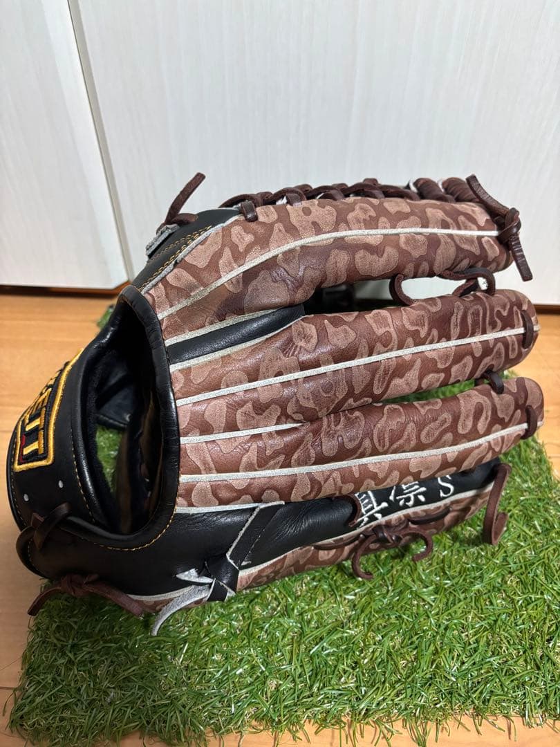 プロ支給品　実使用　岡田幸文　千葉ロッテ　ゼット　プロステイタス　外野手　日本製