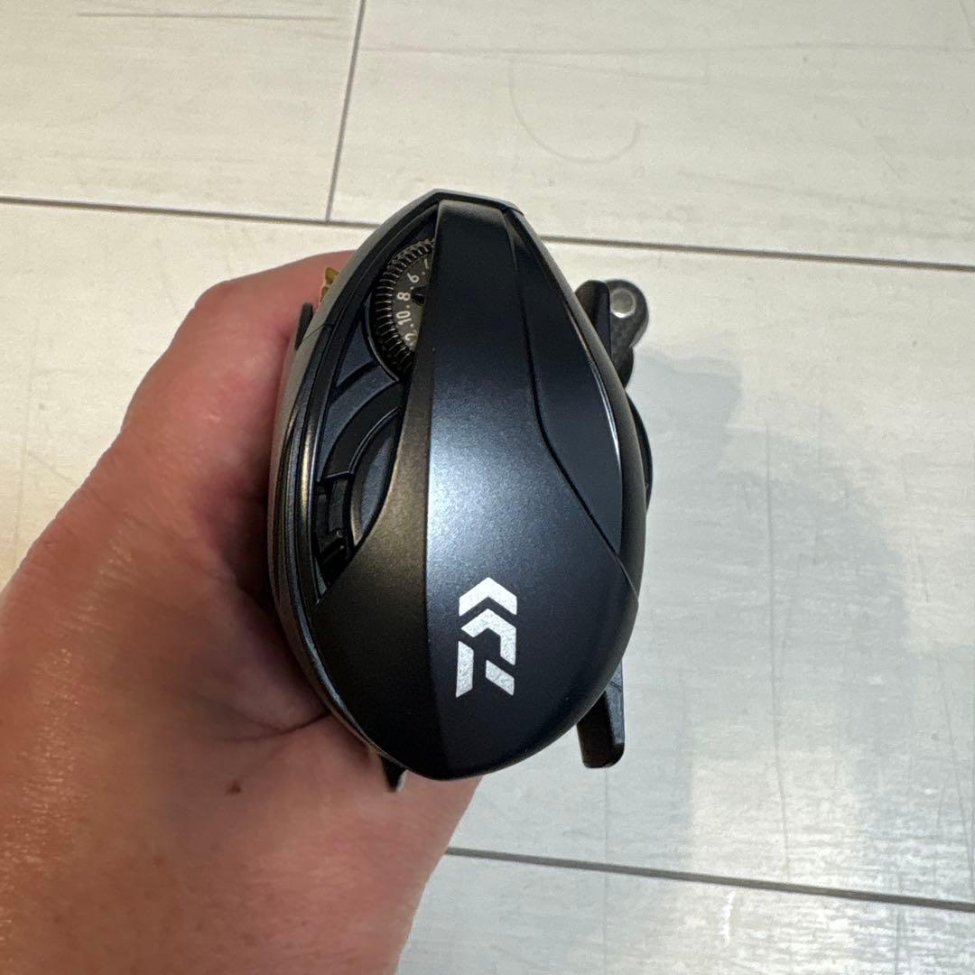 【美品】ダイワ 23 スティーズ AII TW 1000XHLカーボンハンドル付