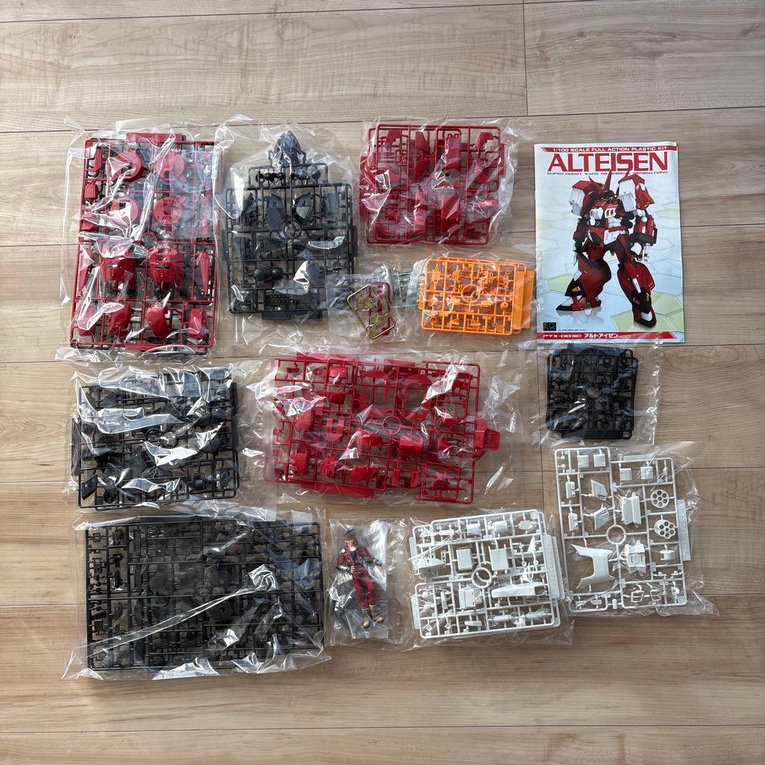 コトブキヤ　アルトアイゼン　1/100スケール　スーパーロット大戦OG