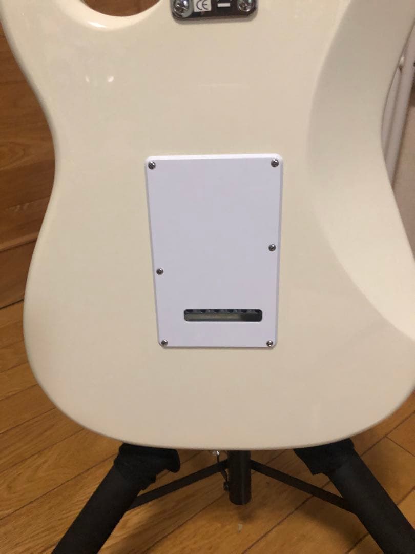 Squier Stratocaster ホワイト系