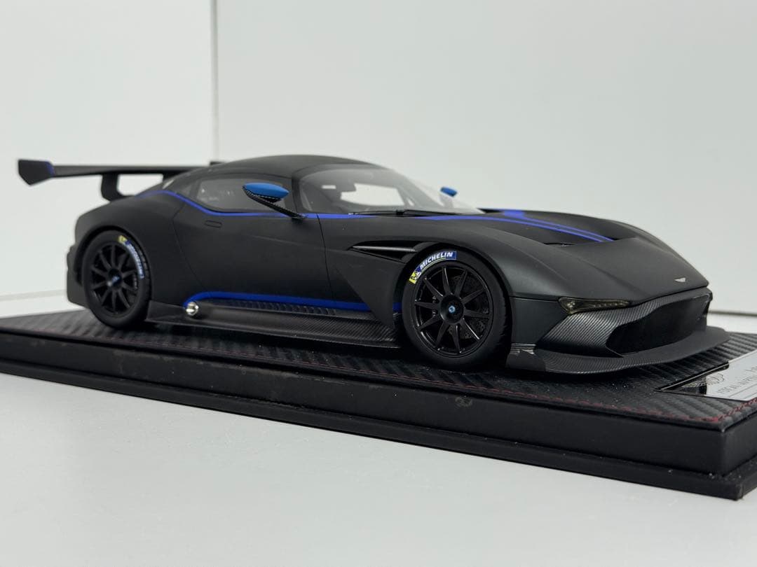 Frontiart 1／18 アストンマーチン ヴァルカン マットブラック