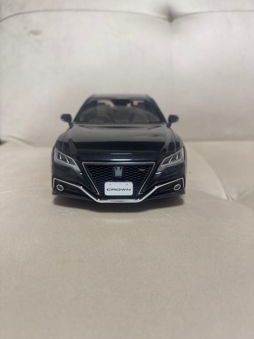 イグニッションモデル　1/18 クラウンアスリート