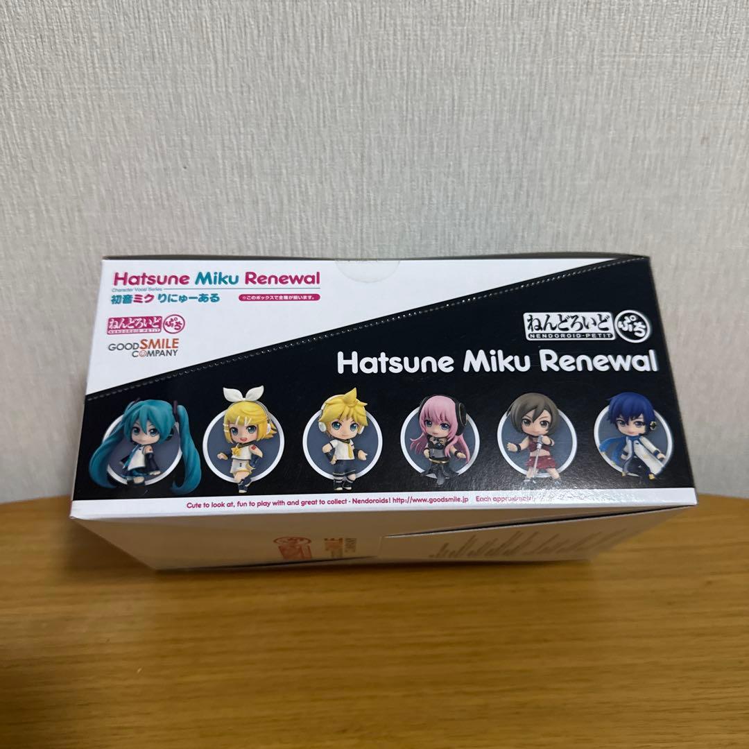 【未開封】　初音ミク　ねんどろいど　ぷち　りにゅーある　全6種　1BOX