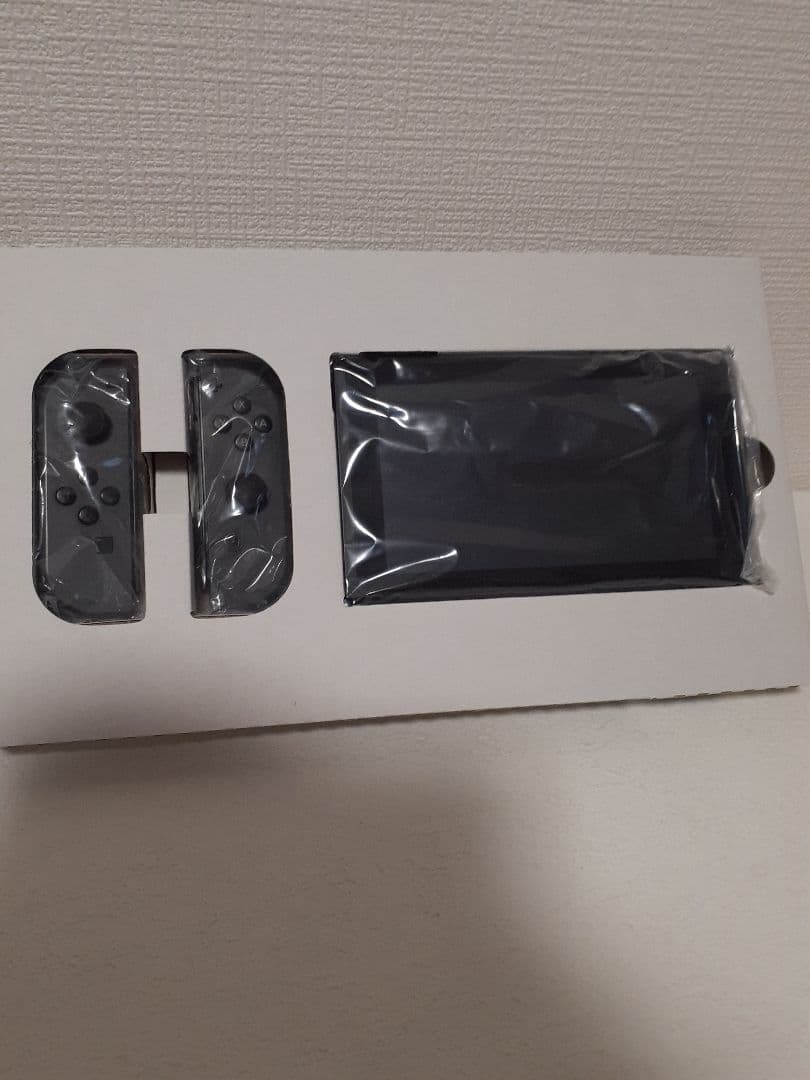 Nintendo Switch 本体 & Proコントローラー1個