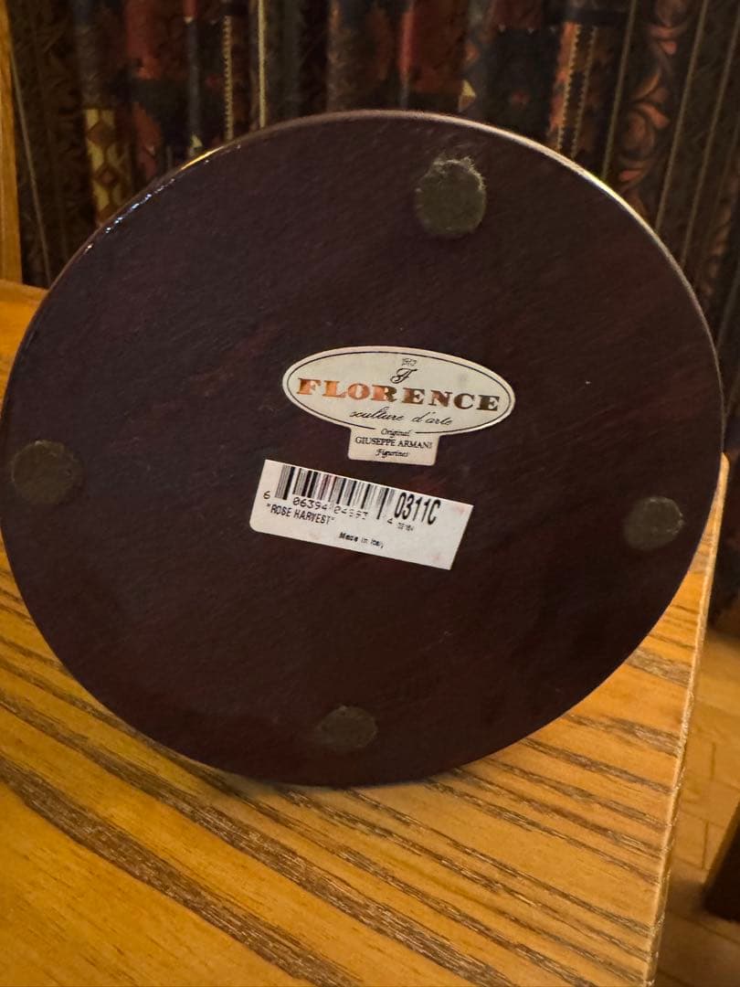 ジュゼッペ アルマーニ フィギュア 置物 「バラの収穫」 女性 少女 イタリア