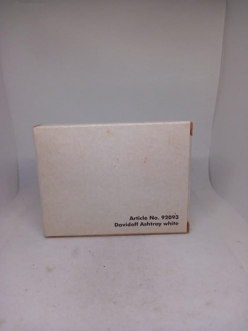 Davidoff Ashtray Whiteノベルティグッズ 　灰皿