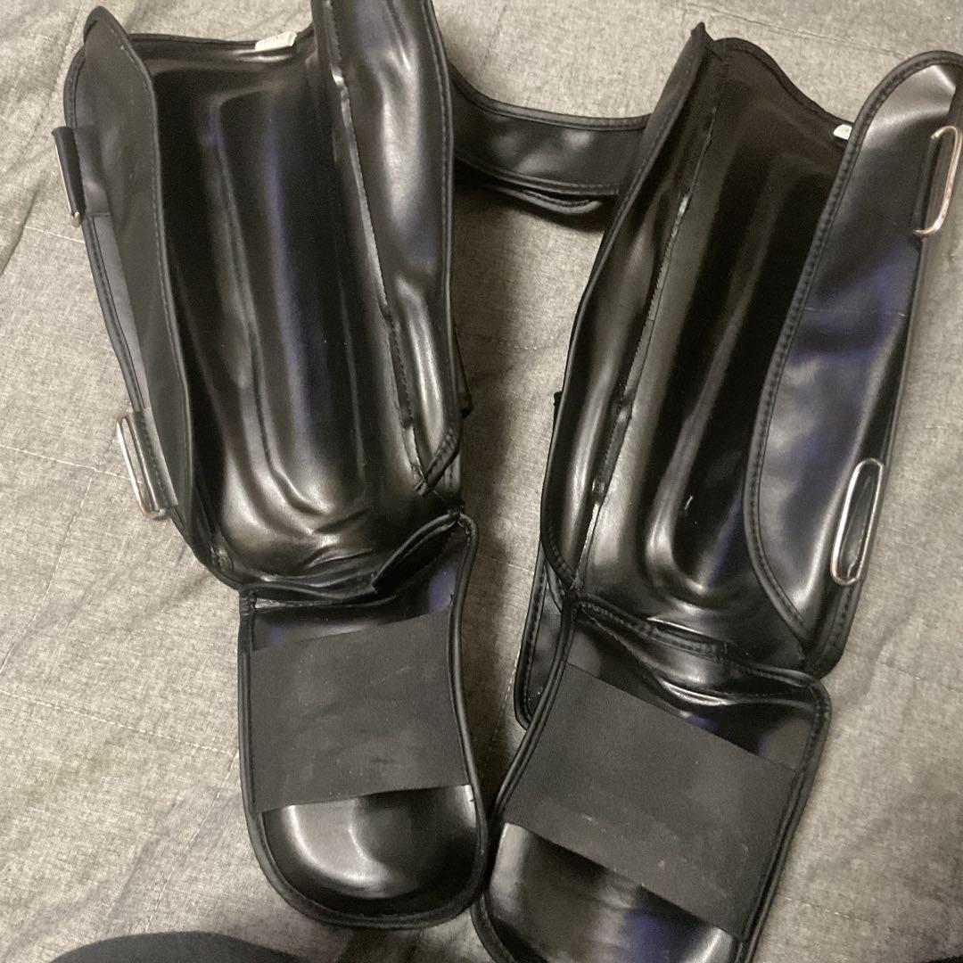 黒 レガース