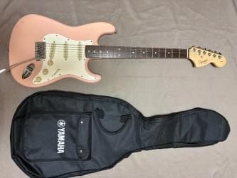 SQUIER AFFINITY ストラトキャスターモデル　シェルピンク