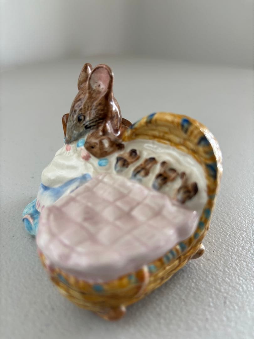 稀少品、Beswick社　ピーターラビットのフィグリン　4体まとめて！