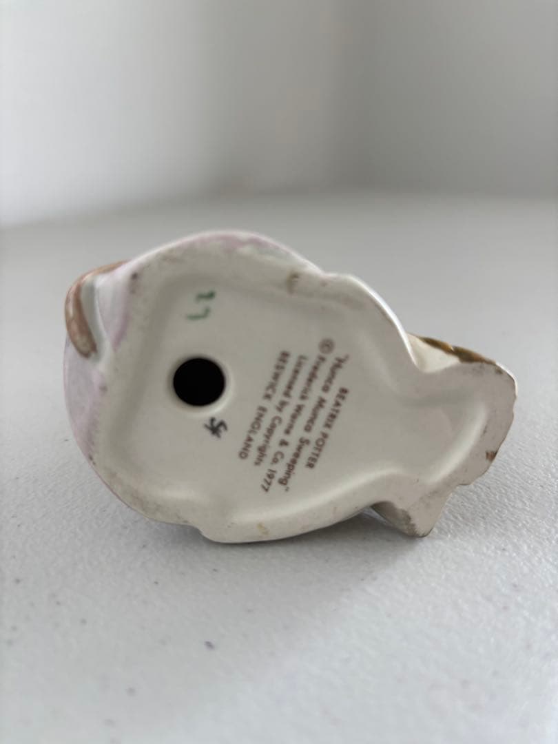 稀少品、Beswick社　ピーターラビットのフィグリン　4体まとめて！