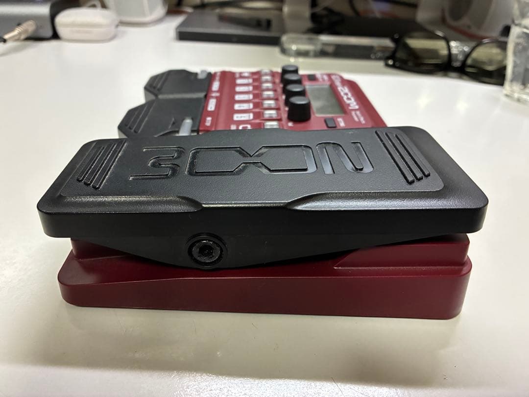 ZOOM B1X FOUR ベースエフェクター