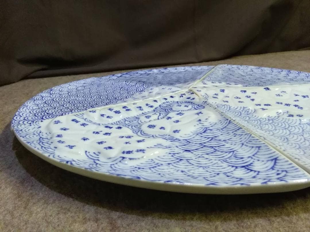実家の蔵出し品　古伊万里　貴重　浮き彫り　青海波　旧日本地図の図　珍しい五枚組