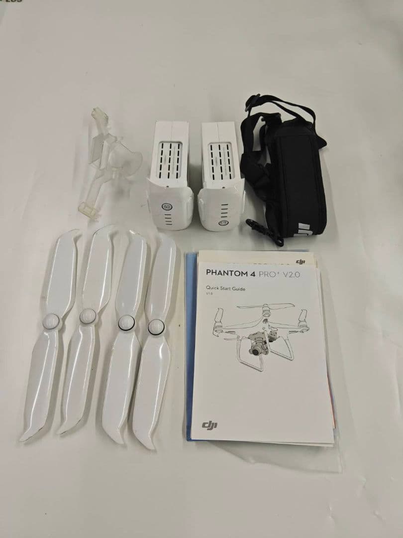 ドローン DJI Phantom 4 PRO + V2.0　バッテリー3個現状品