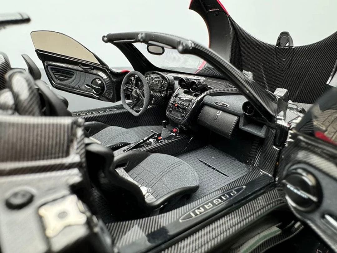 全開閉！Almost Real 1/18 パガーニ ゾンダ ミニカー 当日発送