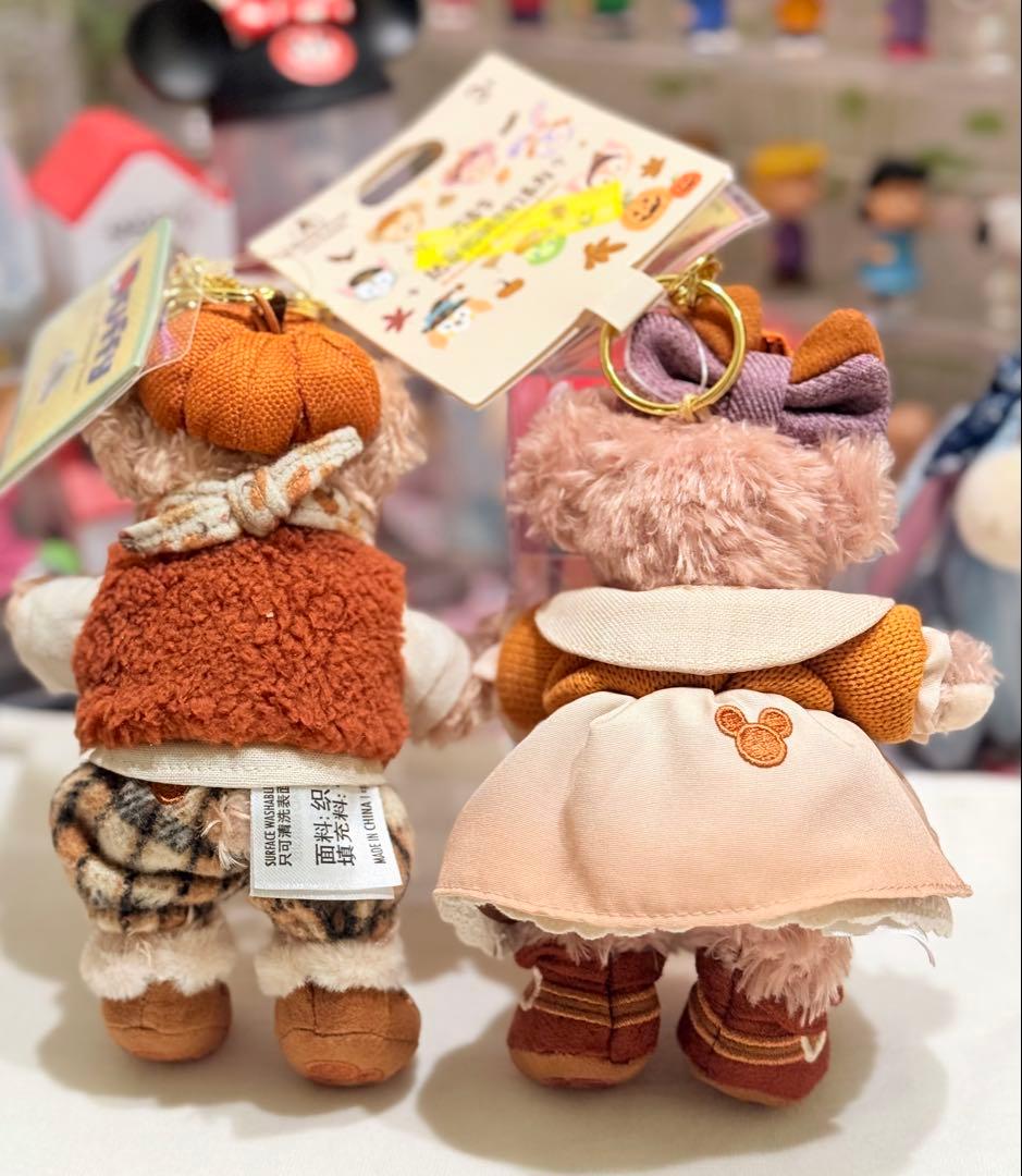 上海ディズニー限定 2024ハロウィン　ダッフィーとシェリーメイキーホルダー