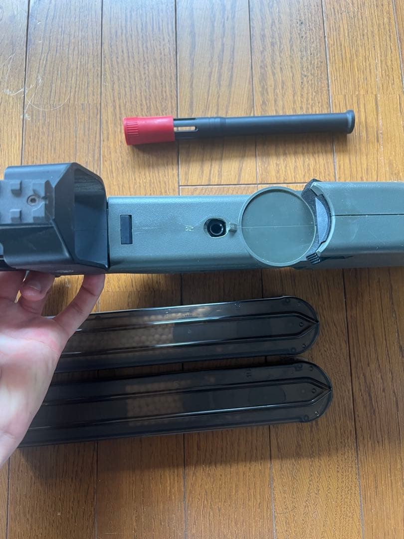 p-90 電動ガン　マガジン　バッテリー付き　サバゲー
