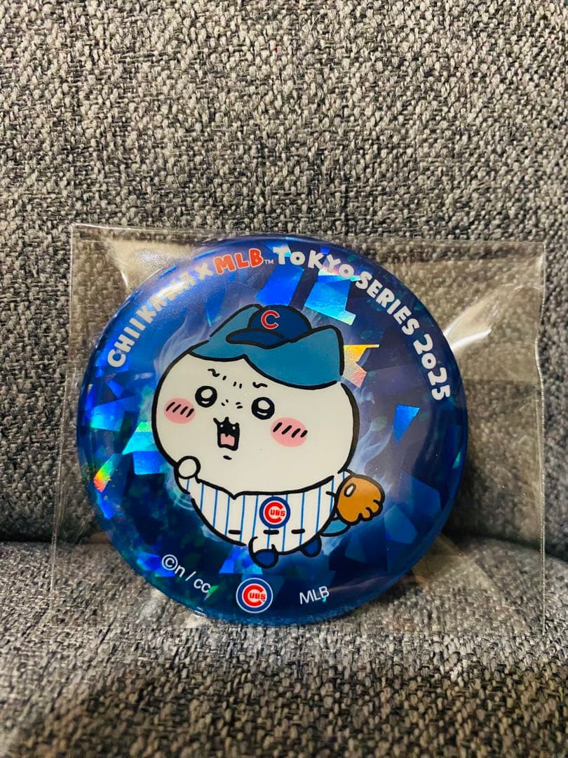 ちいかわ　MLB TOKYO SELIES ホログラム缶バッジ　全11種コンプ
