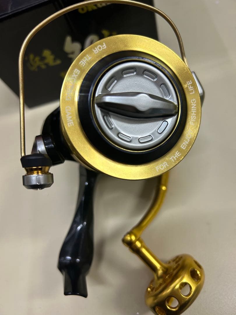 未使即　購入オッケー　釣りokuma スピニングリール 10000 黒/金